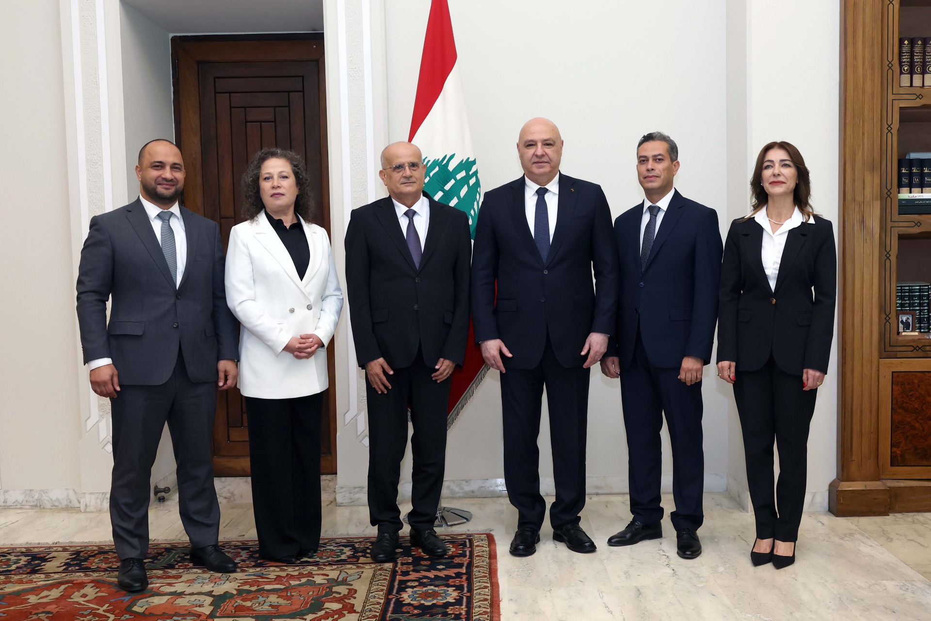 رئيس الجمهورية لمناسبة قسم يمين رئيس وأعضاء هيئة الشراء العام:  مهام الهيئة شرط أساسي لاستعادة ثقة المؤسسات المانحة والدول الصديقة   وحوكمة الشراء العام جزء لا يتجزأ من خطة التعافي الاقتصادي والمالي