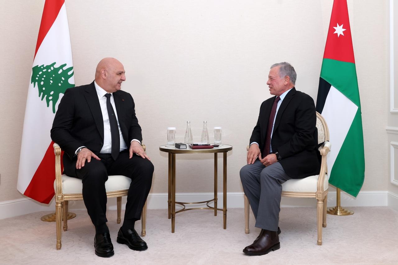 الرئيس عون التقى العاهل الاردني في باريس  وشكره على الدعم للبنان وللجيش اللبناني