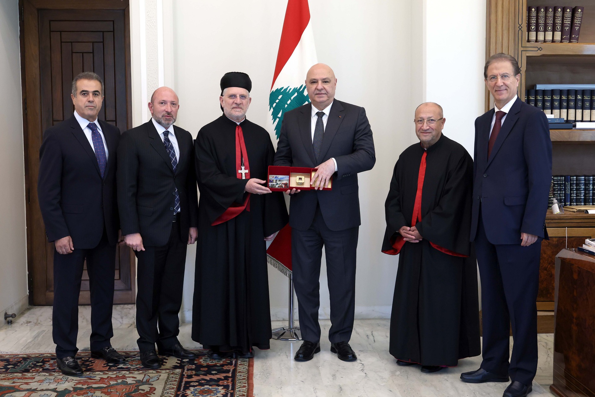رئيس الجمهورية العماد جوزاف عون استقبل رئيس أساقفة ابرشية جبيل المارونية المطران ميشال عون مع وفد من بلدة العاقورة والسيد فادي مسابكي
