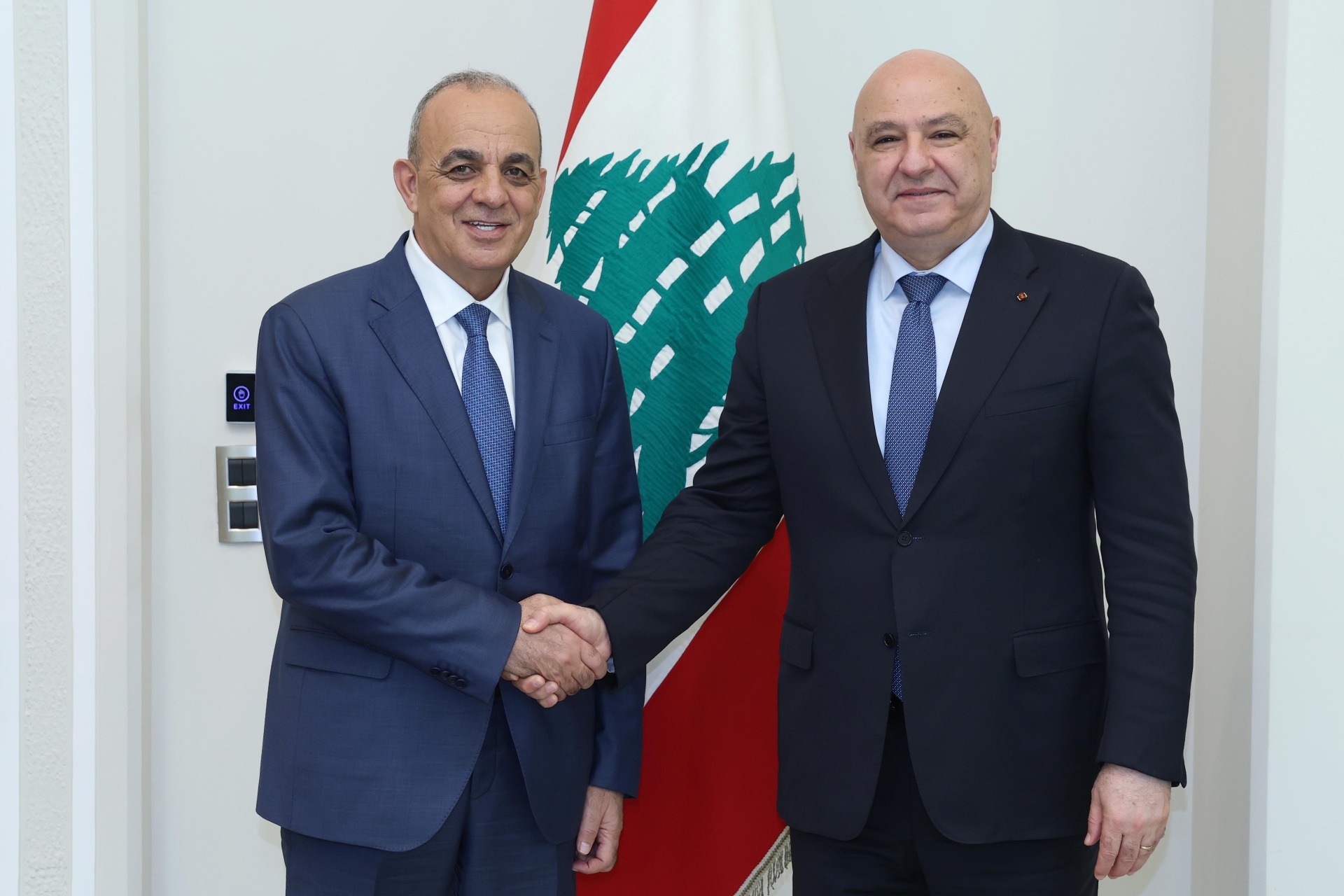 وزير السياحة الأردني اطلع الرئيس عون على التحضيرات لاطلاق الاحتفالات بمرور ألفي سنة على معمودية السيد المسيح في نهر الأردن داعيا الى الشراكة مع لبنان في هذه المناسبة