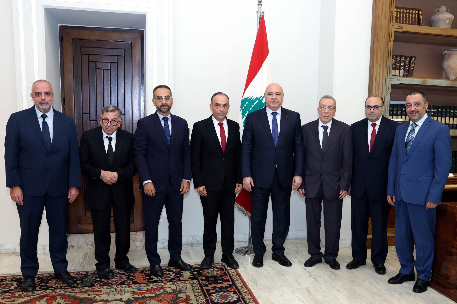  رئيس الجمهورية امام الصندوق التعاوني للمختارين: الدولة التي نريدها هي دولة القانون والمؤسسات يكون كل مسؤول فيها شريكاً في بنائها من خلال النزاهة والكفاءة وتحمل المسؤولية