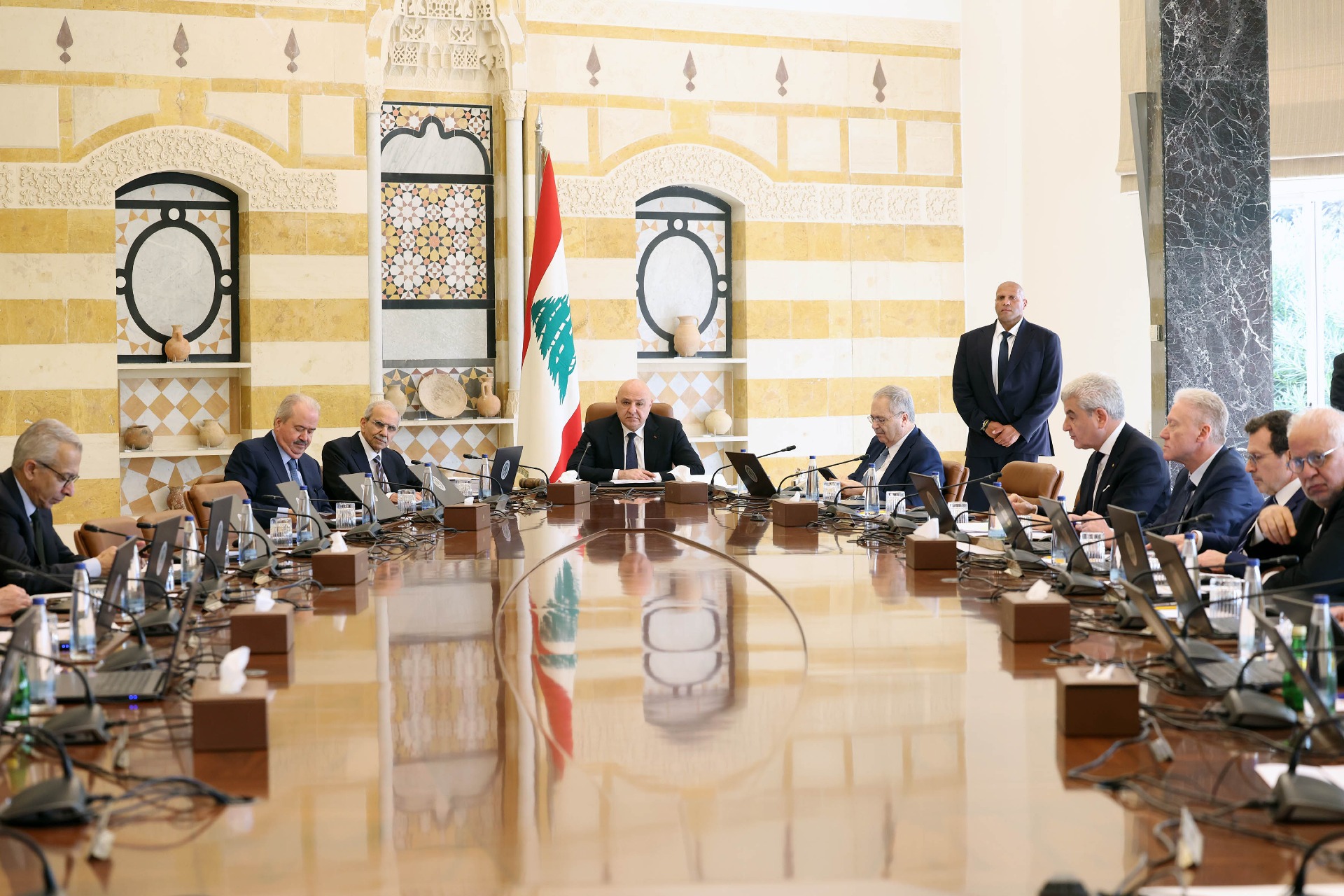 مجلس الوزراء شدد على ضرورة السير بالتحقيق في موضوع المتفجرات تحت سقف القانون  وقرر متابعة البحث في طلب وزارة العدل إحالة القضية الى المجلس العدلي