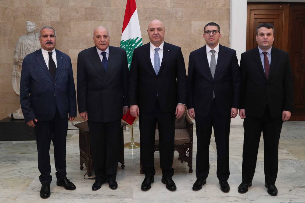 رئيس الجمهورية تسلم دعوة من الرئيس تبّون لزيارة الجزائر وعرض تفعيل العلاقات الثنائية مع وزير الخارجية الجزائري: لبنان يقدر وقوف الجزائر الى جانبه في مجلس الامن خلال العدوان الاسرائيلي الاخير