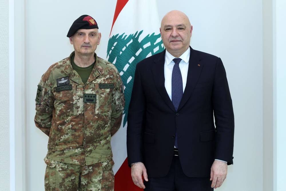 الرئيس عون عرض مع رئيس الأركان الإيطالي تطورات الأوضاع العسكرية في لبنان والمنطقة  واكد ان الاستقرار لن يعود الى الجنوب اذا استمرت إسرائيل في احتلال أراض فيه