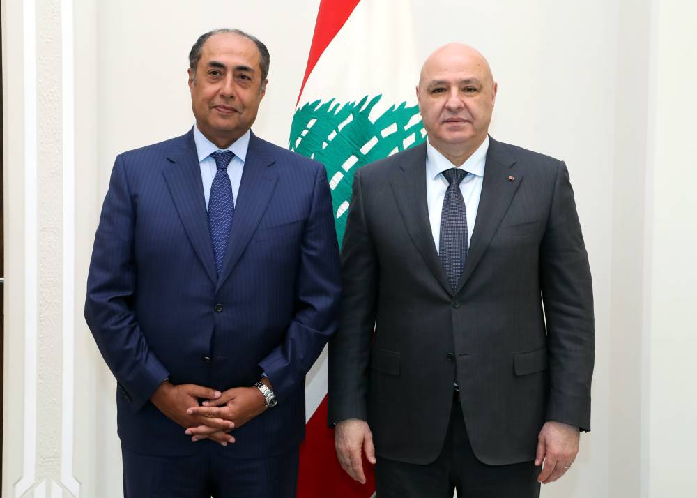 الرئيس عون اكد للامين العام المساعد للجامعة العربية  التزام لبنان تطبيق قرار حصر السلاح بما يحفظ مصلحة جميع اللبنانيين