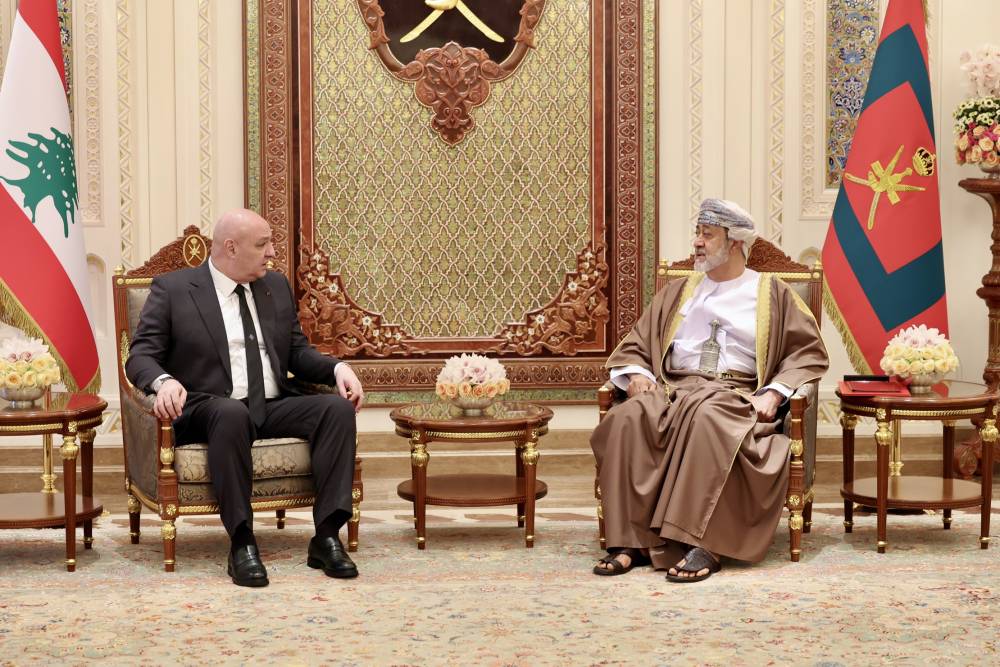 اليوم الثاني لزيارة الرئيس عون الى سلطنة عمان:  خلوة ثانية ومحادثات موسعة مع السلطان هيثم بن طارق بحضور اعضاء الوفد اللبناني  