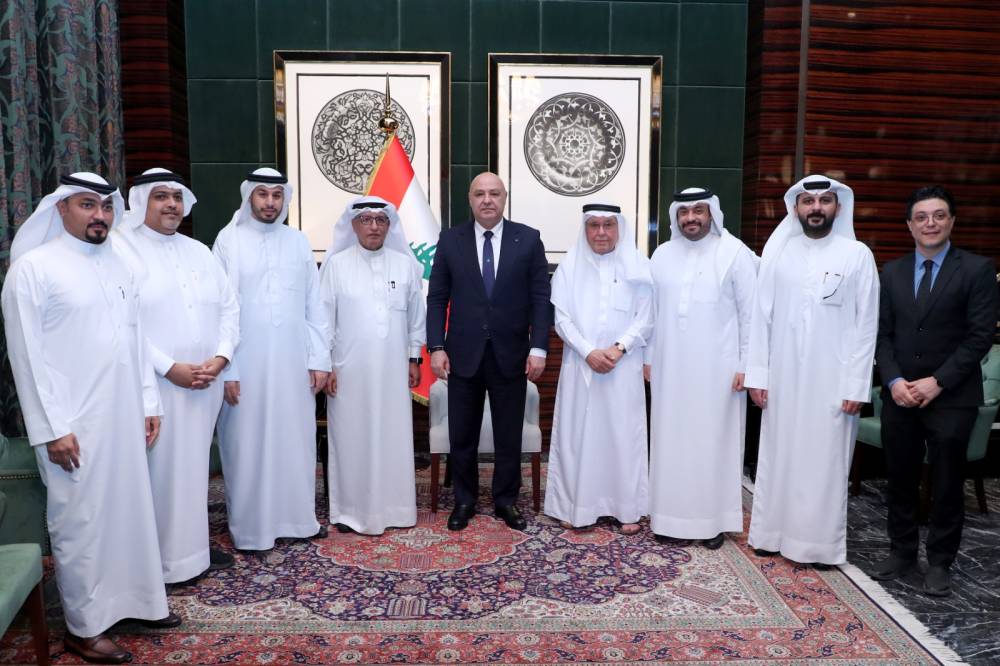 الرئيس عون اطلع على اطر التعاون مع البحرين واوضاع الجالية اللبنانية في المملكة  والتقى رؤساء تحرير الصحف ووكالة الانباء البحرينية
