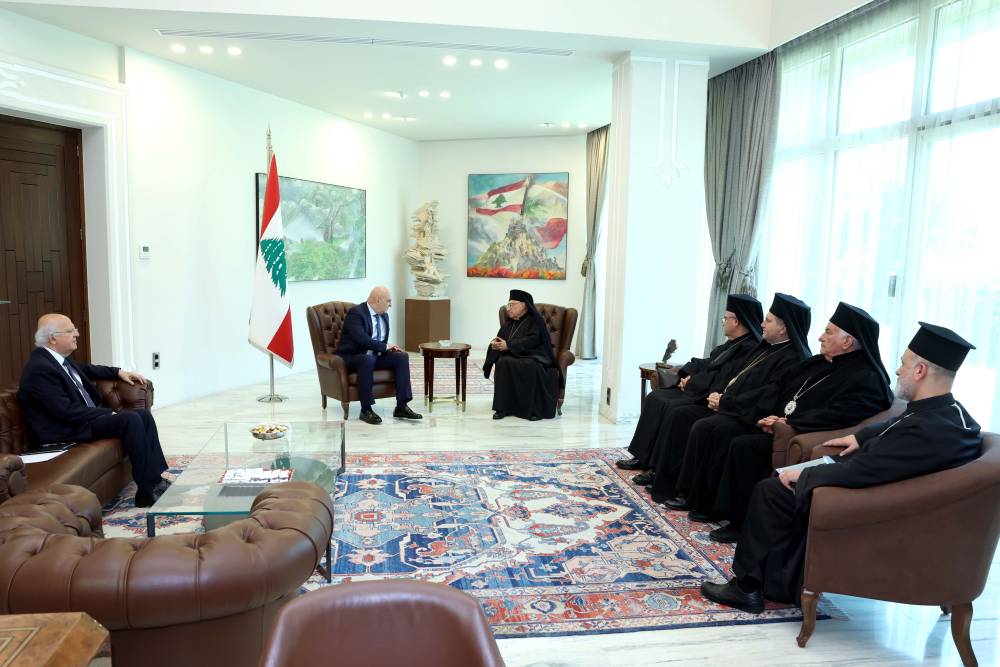   الرئيس عون استقبل البطريرك العبسي وعدد من أساقفة الطائفة  وشدد على ضرورة الاستفادة من الفرصة المتاحة لوقف التصعيد للانتقال الى بقية البنود في المفاوضات
