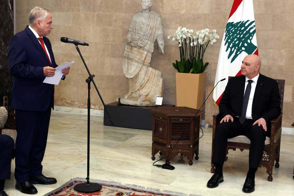 الرئيس عون مستقبلا وفد الصليب الأحمر اللبناني:  لن نألو جهدا ولن نتوقف عن المطالبة بمنع استهداف الهيئات الصحية والاعلاميين