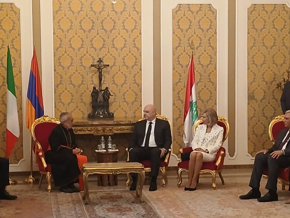 الرئيس عون واللبنانية الأولى وصلا الى روما بعد ظهر اليوم
