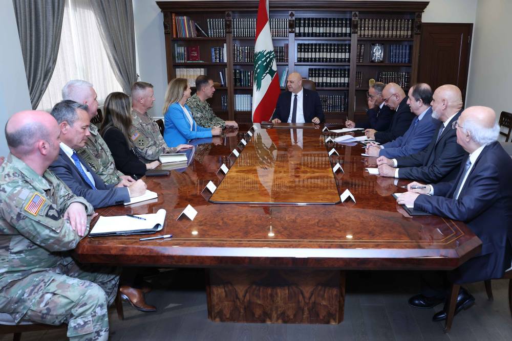 الرئيس عون دعا الولايات المتحدة الى الضغط على اسرائيل للانسحاب من الأراضي اللبنانية  وتفعيل عمل لجنة Mechanism لتنفيذ بنود اتفاق وقف الاعمال العدائية